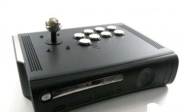 Xbox 360主机改造了成一台PS4街机摇杆